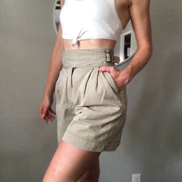 Vintage Pants - Vintage high waisted pleated tan shorts